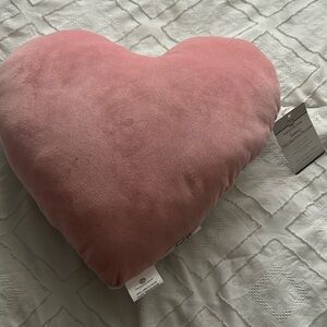 Heart pillos different color sides